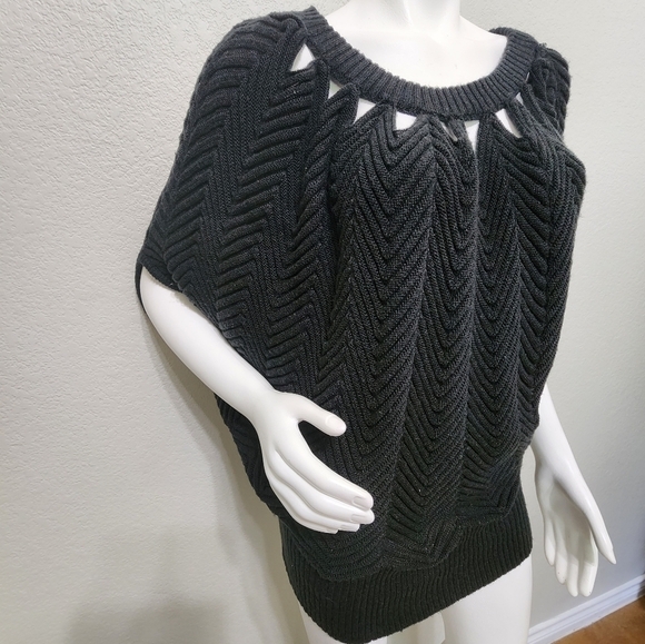 Lane Bryant Black Metallic Thread Short Sleeve Sparkly Sweater Size 14/16 - Picture 13 of 14